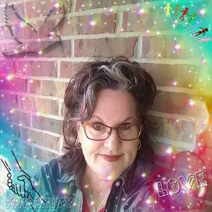 Meet your Posher, Mona